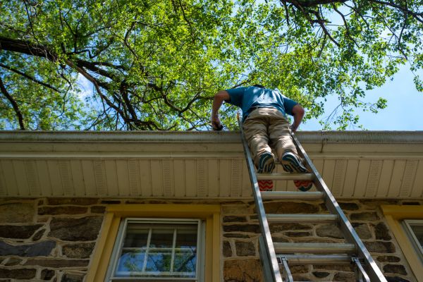 Industrial Gutter Cleaning in Evansville